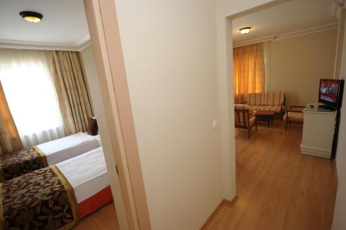 Suite Laguna Hotel Room Type - Family Room (4 Adults)