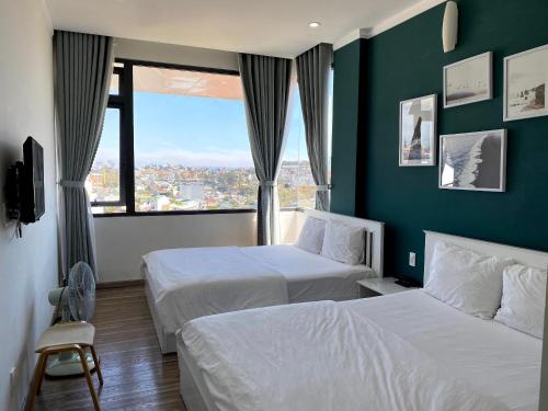 room detail thumbnail 0