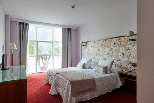 2 twin beds
