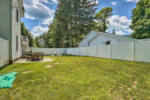 Downtown Retreat with Grill, Fire Pit and Wet Bar