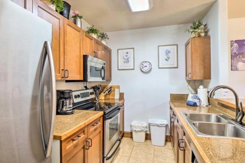 Mountain-View Keystone Condo Less Than 1 Mi to Slopes! in Dillon, USA