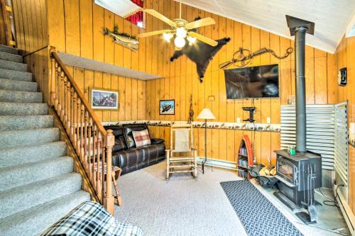 Secluded Woodsy Watersmeet Cabin with Fire Pit! in Watersmeet, USA