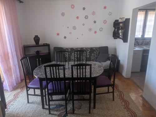 Apartmani Cera