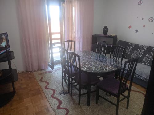 Apartmani Cera