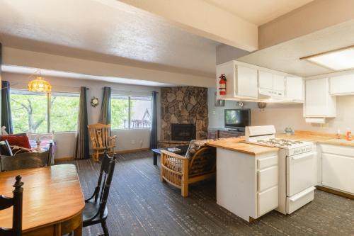 01 - Brown Bear home
