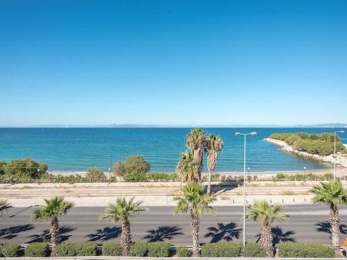 Amazing Beach Apt Panoramic View next to Marina Alimos