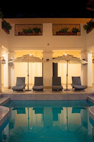 374996220 GRAN HOTEL VICTORIA