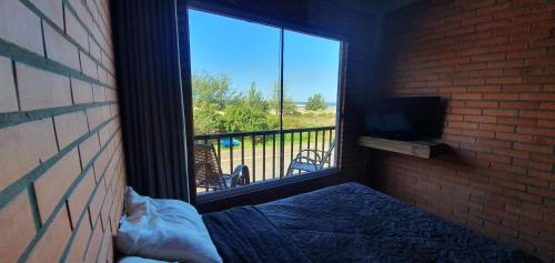 1 double bed, 1 twin bed