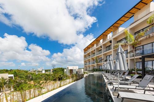 Hive Cancun by G Hotels