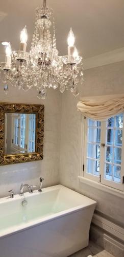 Hollywood Regency Luxury Boutique Home Denver Center in Denver, USA