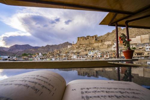 A környék, LeHostel in Leh