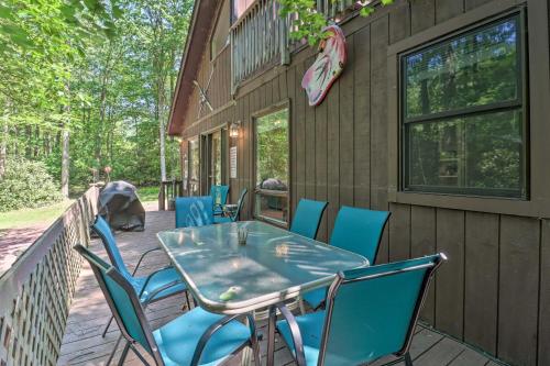Cabin w/ Fire Pit & Decks - Walk to Lake Harmony! - image 10