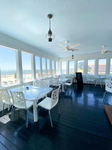 By The Sea Guests Bed & Breakfast and Suites By The Sea Guests Bed & Breakfast and Suites