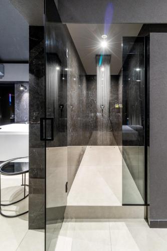 4 Suites " unconventional living rooms " 3