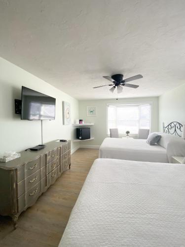 By The Sea Guests Bed & Breakfast and Suites By The Sea Guests Bed & Breakfast and Suites