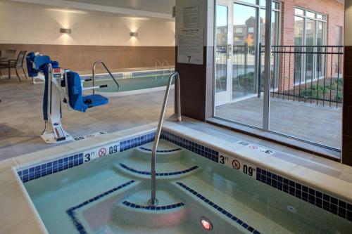 Fairfield by Marriott Inn & Suites Detroit Canton