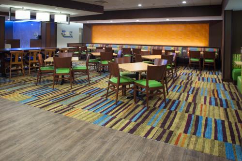 Fairfield by Marriott Inn & Suites Detroit Canton