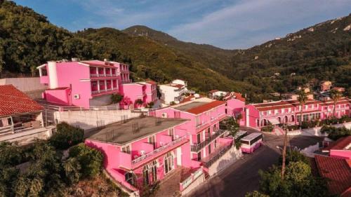Pink Palace Hotel de charme Mantoúkion