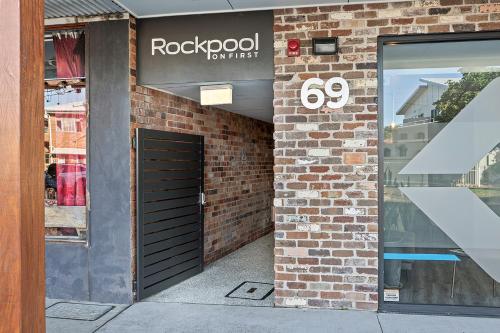 Rockpool 2 Sawtell Beach - Just steps to Restaurants and 2 min Stroll to Beach!