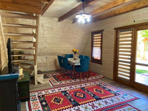 gedeelde lounge/tv-ruimte, Satul de Vacanța Carla (Satul de Vacanta Carla) in Valea Manastirii