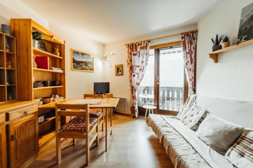 Furnished studio with a balcony next to the Chattrix chairlift Rated 1 star Saint Gervais Les Bains
