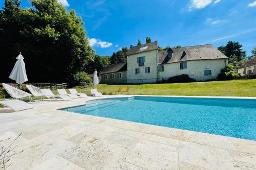 Seigneurie Les Aulnaies bâtisse d'exception avec piscine - Location, gîte - Fondettes