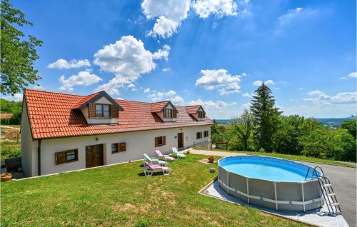 Beautiful Home In Breznicki Hum With Kitchen - Donje Makojišće