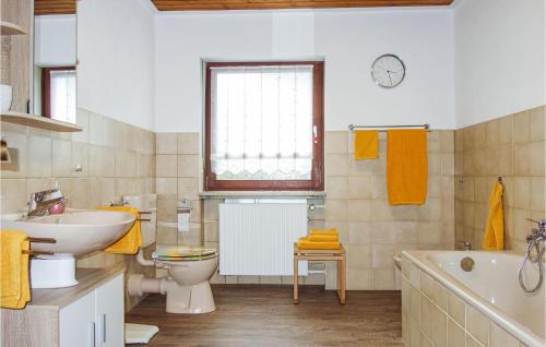 ห้องน้ำ, Stunning apartment in Dillenburg with WiFi and 1 Bedrooms in ดิลเลนบวร์ก