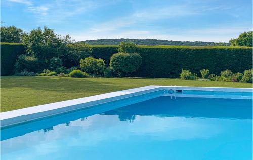 Lovely Home In St Michel D,chavaignes With Outdoor Swimming Pool