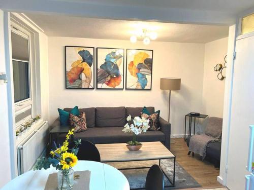 Fw Haute Apartments At Tottenham Hale, 4 Bedroom And 2 Bathroom Pet Friendly Duplex Flat, King Or Tw