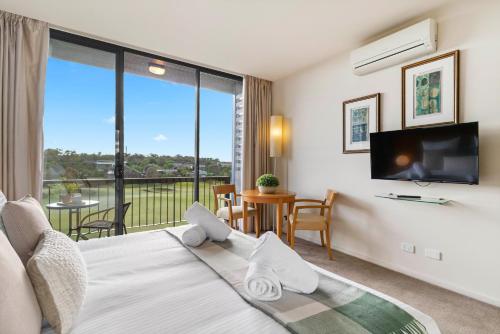 Fairway Views – Moonah Apartment 23