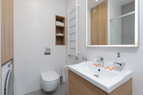 One-Bedroom Apartment image 5