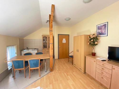 Tisza Alfa Hotel - image 2