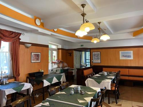 蒂薩阿爾法酒店 (Tisza Alfa Hotel) in 賽格德