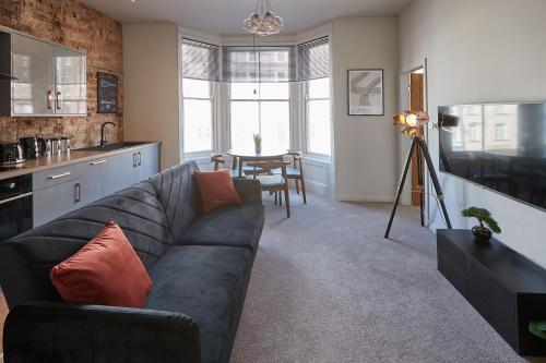 Skipper's Rest room in Host & Stay - North Marine House