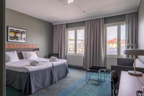 1 queen bed