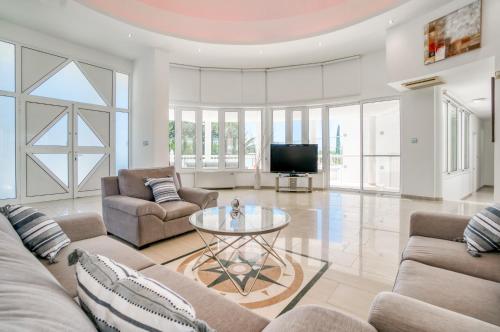 Villa Amelia by Ezoria Villas in Tersefanou