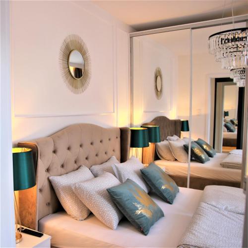 Apartament Grand Royal Maris Ustka - najlepsza lokalizacja, bardzo blisko portu i plaży, parking, nowy kameralny apartamentowiec, ścisłe centrum - Apartment - Ustka