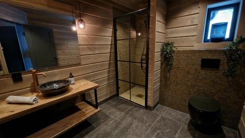 Ванна кімната, Mlodge - The Mountain Lodge in Согдал