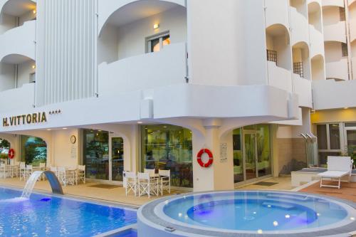 Vittoria Hotel - image 9