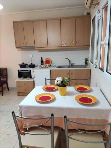 Facilities, ROMVI VILLAGE in Dexamenes