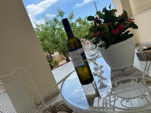 Cozy Garden House near the beach, a/c,wifi,parking gîte à louer Anávyssos