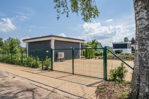 Family Garden House with Free Private Parking & Playground, Riga (fotografie 7)