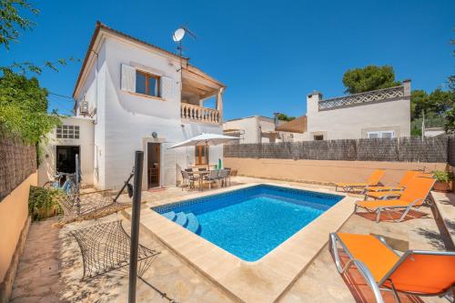 Villa Balena with heated pool