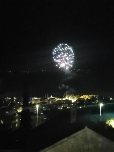 A környék, Perfect Place - Djenovici in Denovici