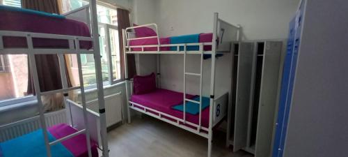 XALİLA HOSTEL & CAFE, MEN's ROOM, BEST IN ISTANBUL ,, Istanbul (Foto 8)