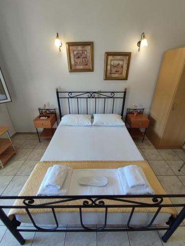 Exarchos Guest House - image 3