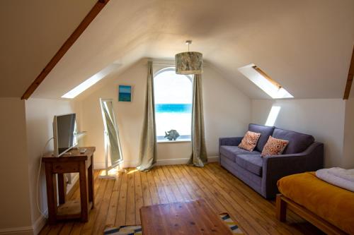 Tolcarne Beach Apartments - image 6