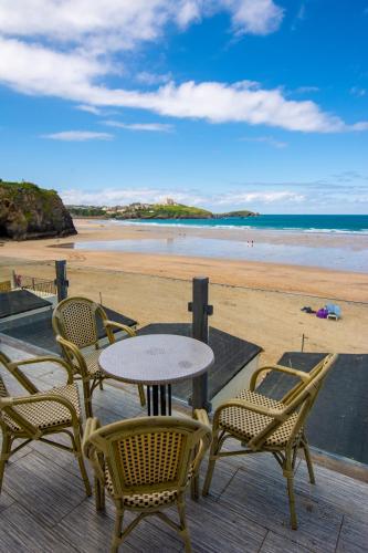 Tolcarne Beach Apartments - image 5