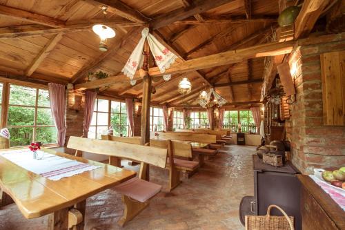 Dewan bankuet, Country House Stara Kapela in Brodski Stupnik
